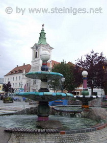 Rathaus mit Brunnen